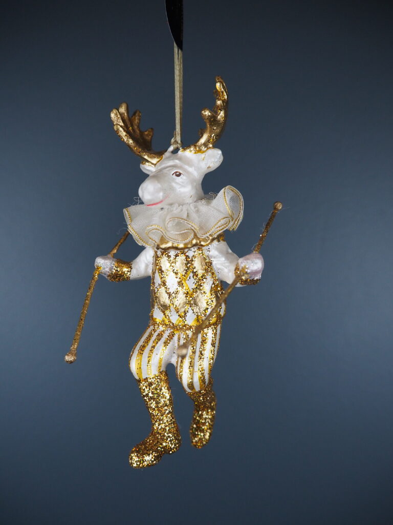 Circus moose in white gold orn - Image 3
