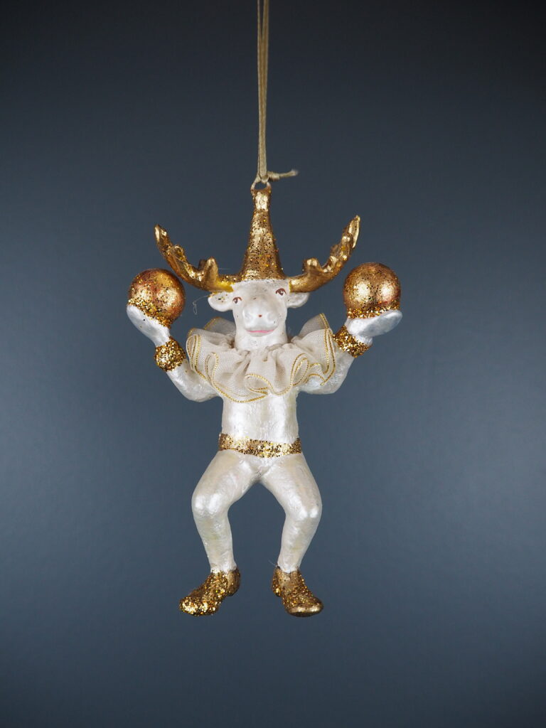 Circus moose in white gold orn - Image 4