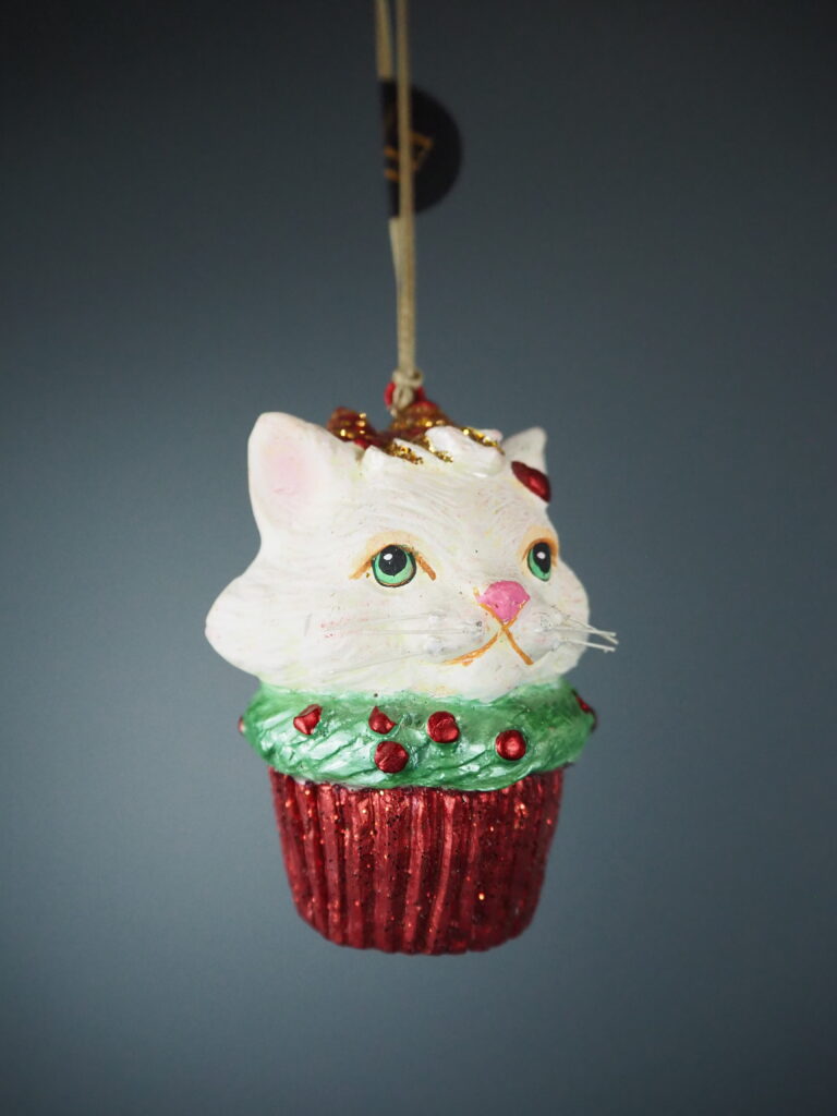 Cupcake Kitten in green scarf orn - Image 2