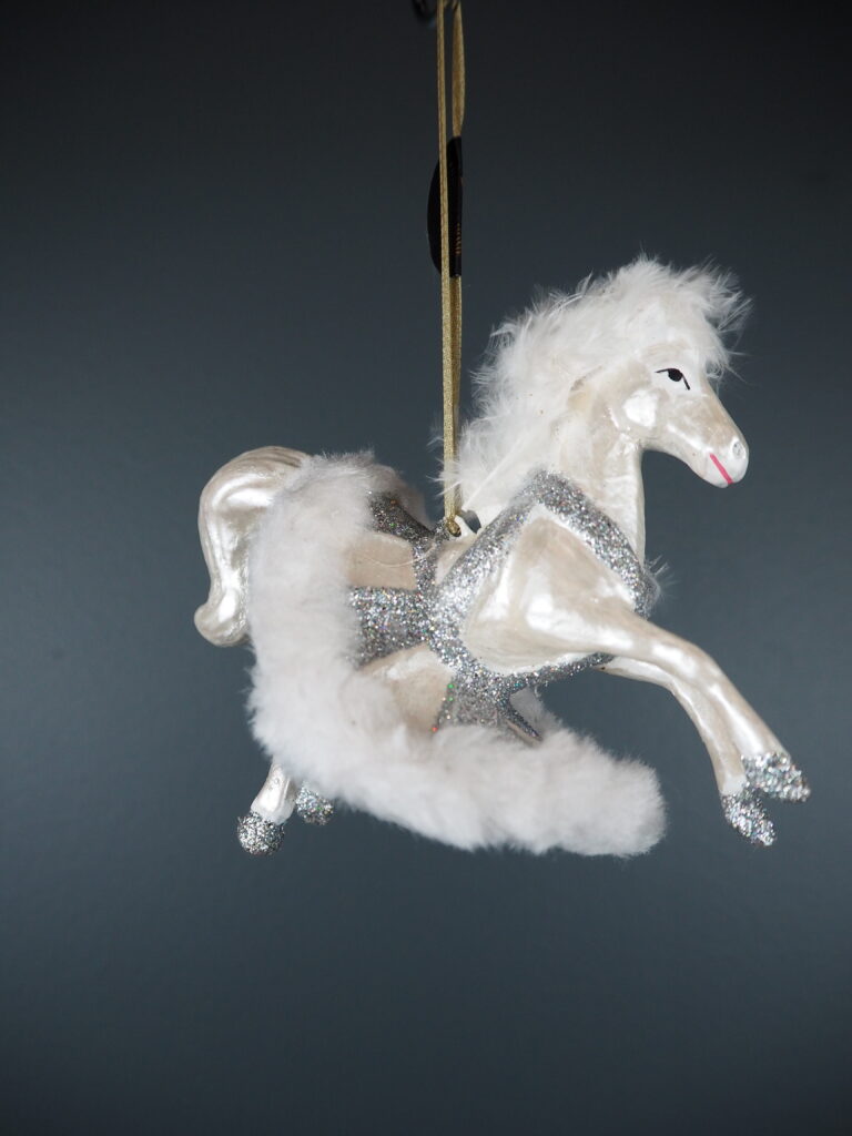 Ballerina horse  white/silver orn - Image 3