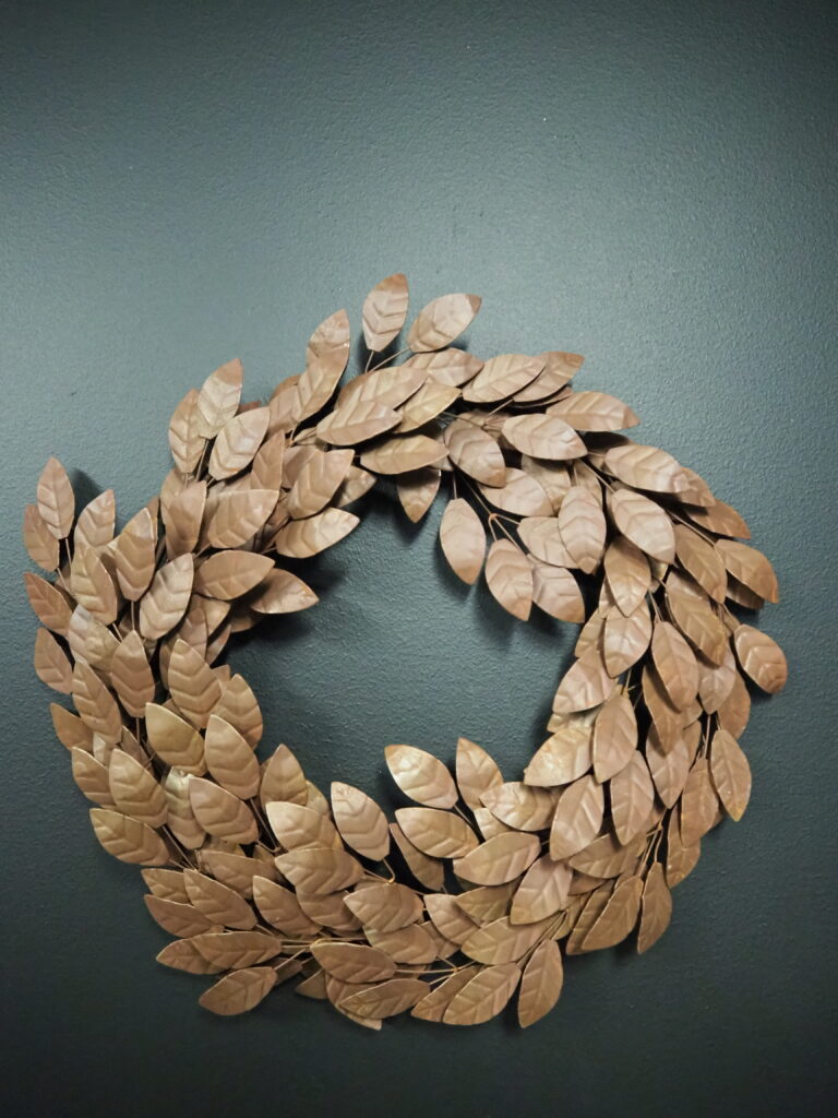 Wreath decor rust