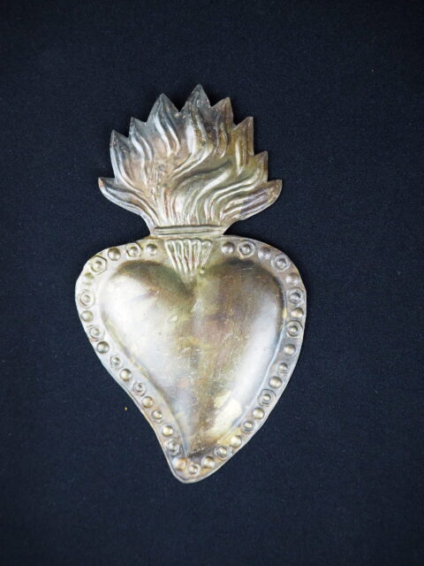 Heart brass ant