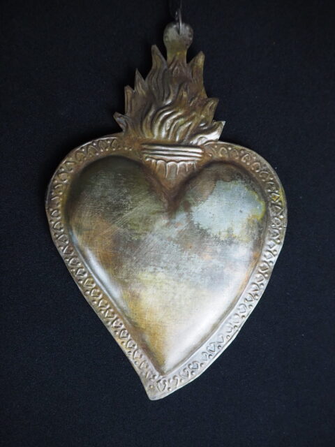 Heart brass ant