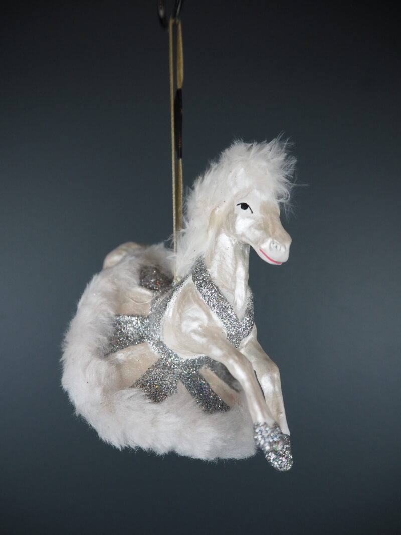 Ballerina horse  white/silver orn