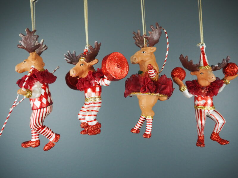 Circus moose in white red orn