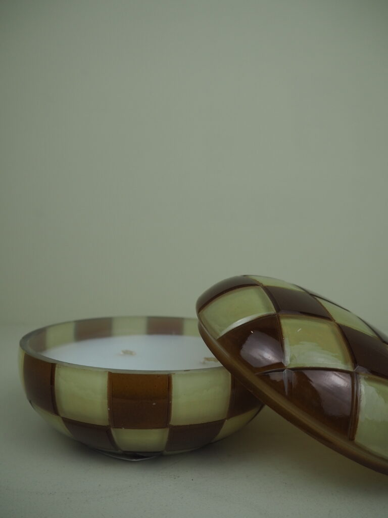 Lid jar with wax
