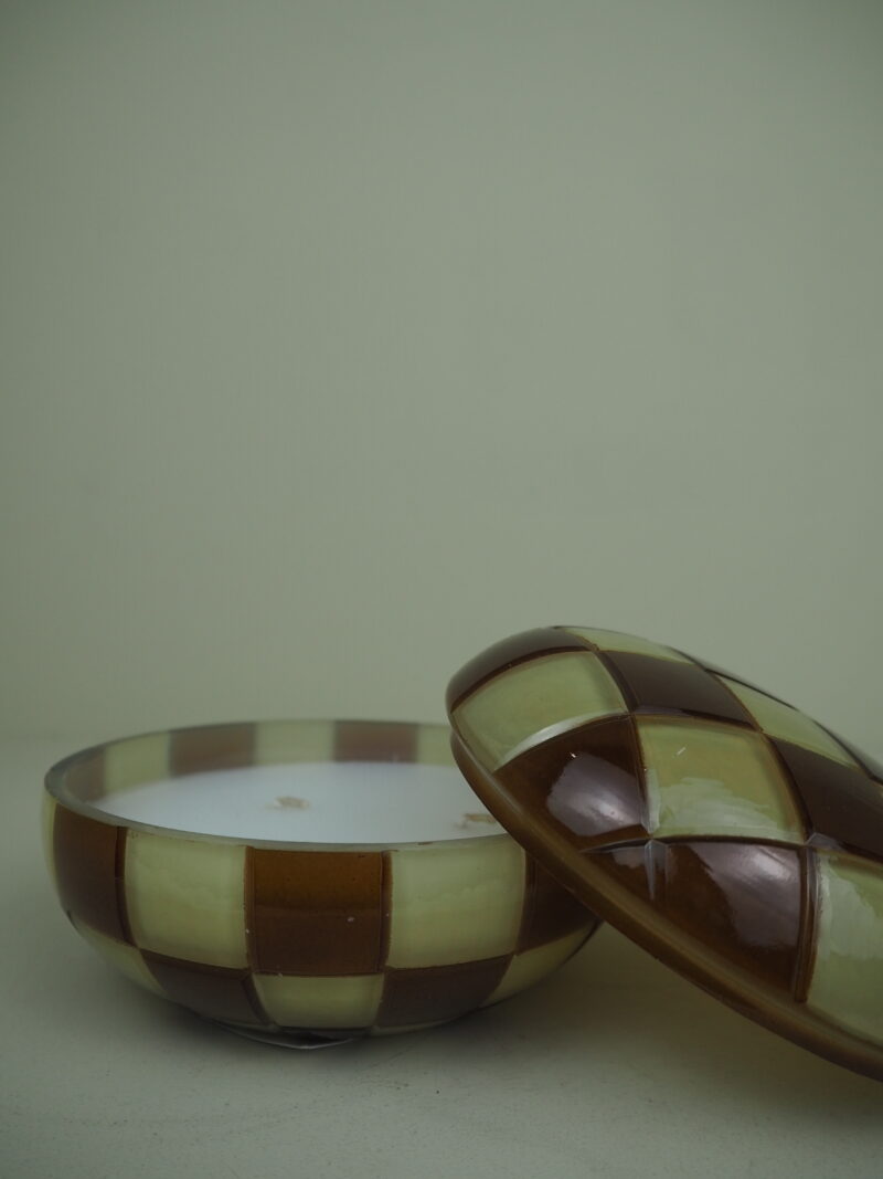 Lid jar with wax