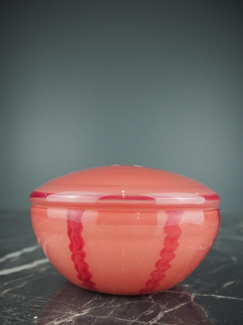 Lid jar with wax