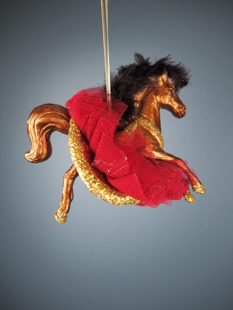 Ballerina horse in bronze/gold glits - Image 3
