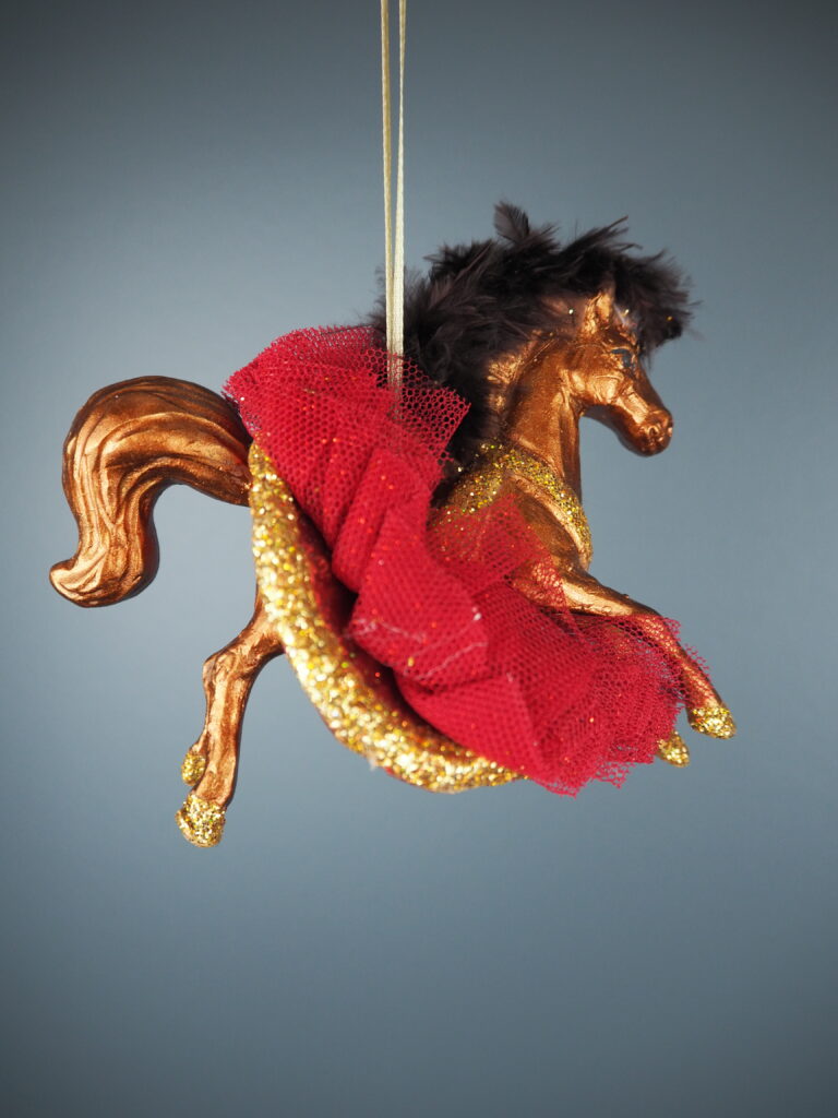 Ballerina horse in bronze/gold glits - Image 5
