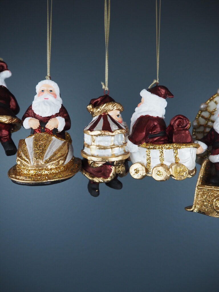 Circus Santa A/5 burg/pw orn - Image 4