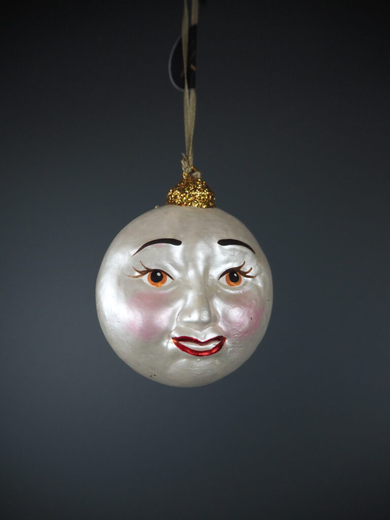 Mini flat face moon in pearl white - Image 3