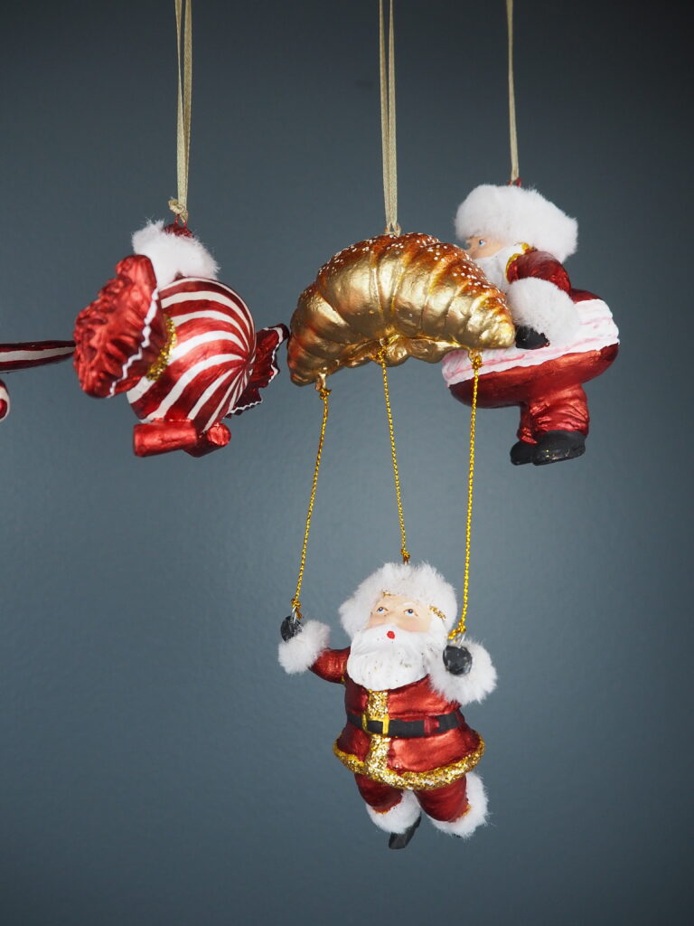 Sweets Santa in red/gold glits a/5 - Image 4