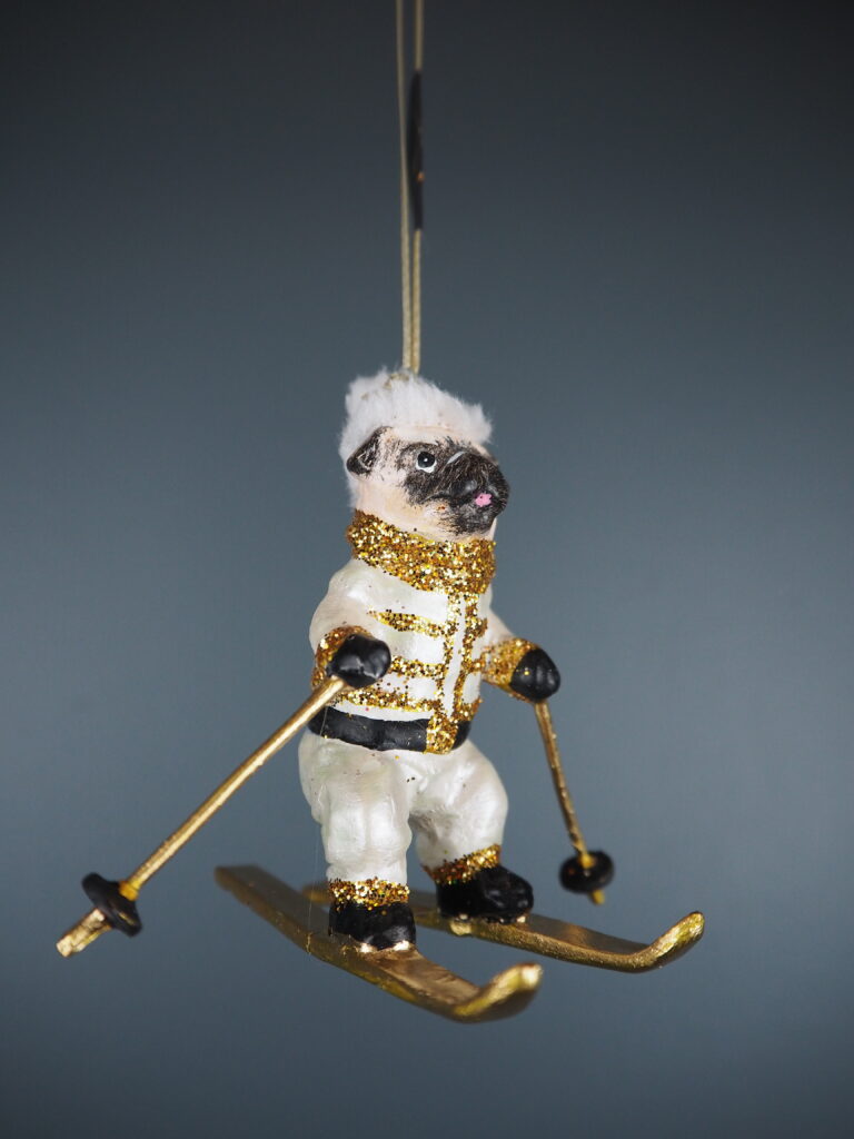 Skiing pug in white/gold orn - Image 2