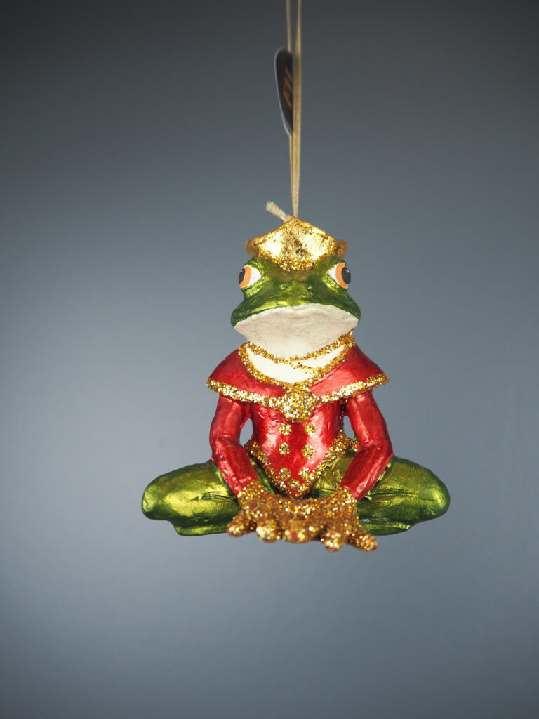 Yoga sitting frog in red - Image 3