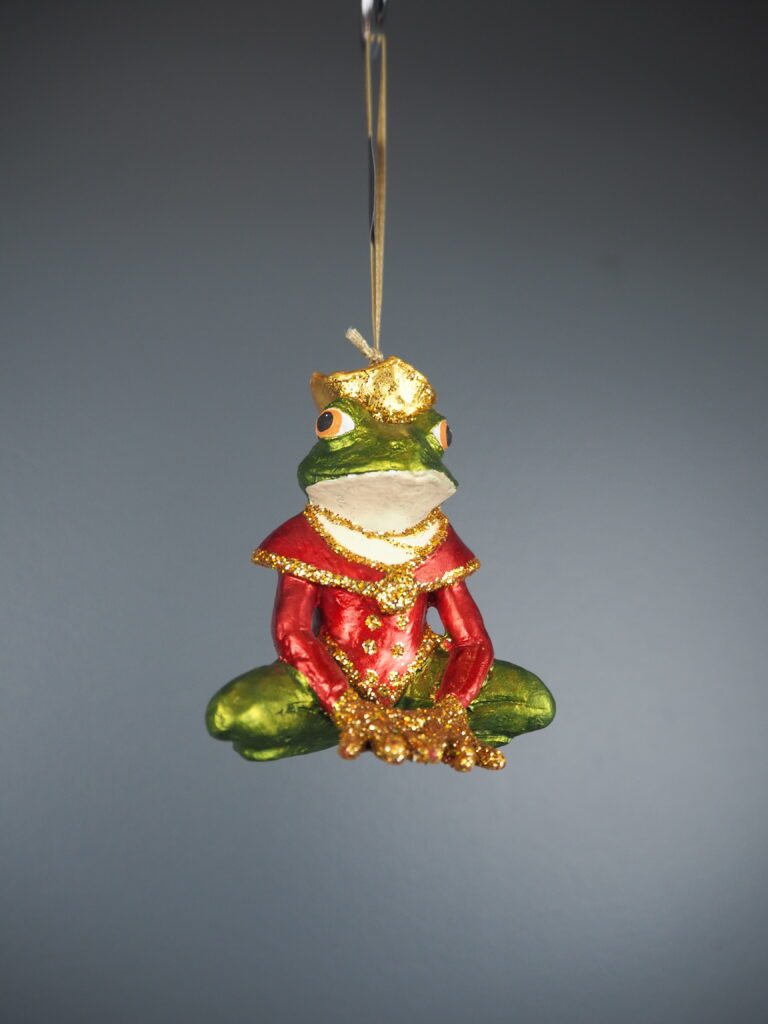 Yoga sitting frog in red - Image 5