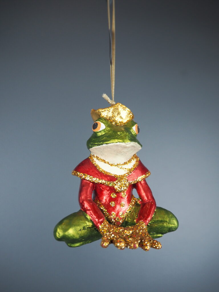 Yoga sitting frog in red - Image 6