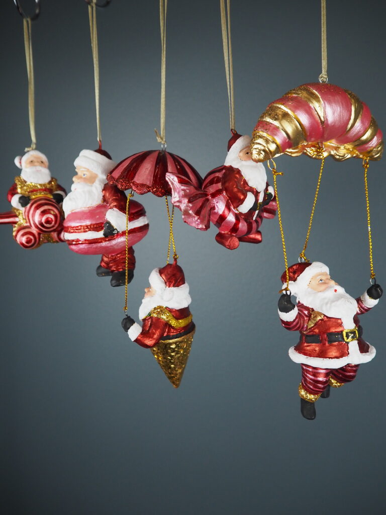 Sweets Santa in red/pink  a/5 - Image 4