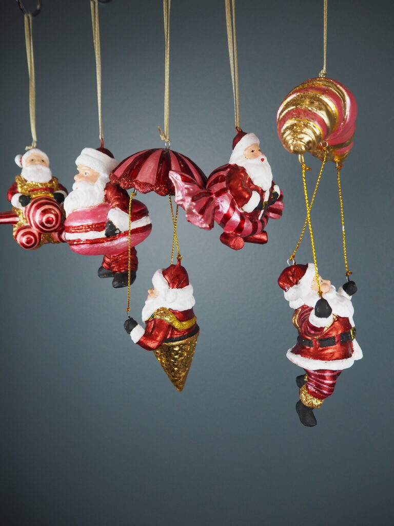 Sweets Santa in red/pink  a/5 - Image 5