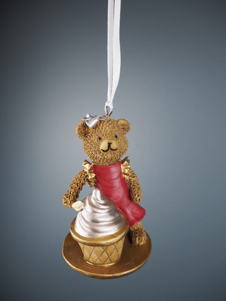 Teddy bear w cupcake - Image 2
