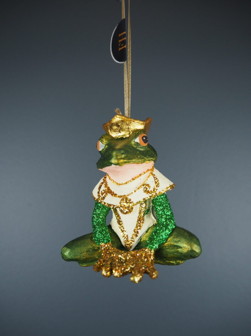 Yoga sitting frog in green