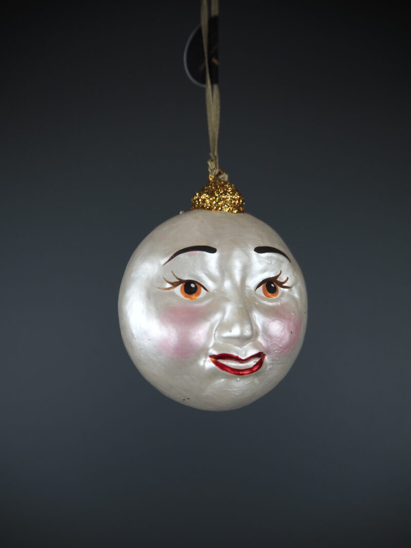 Mini flat face moon in pearl white
