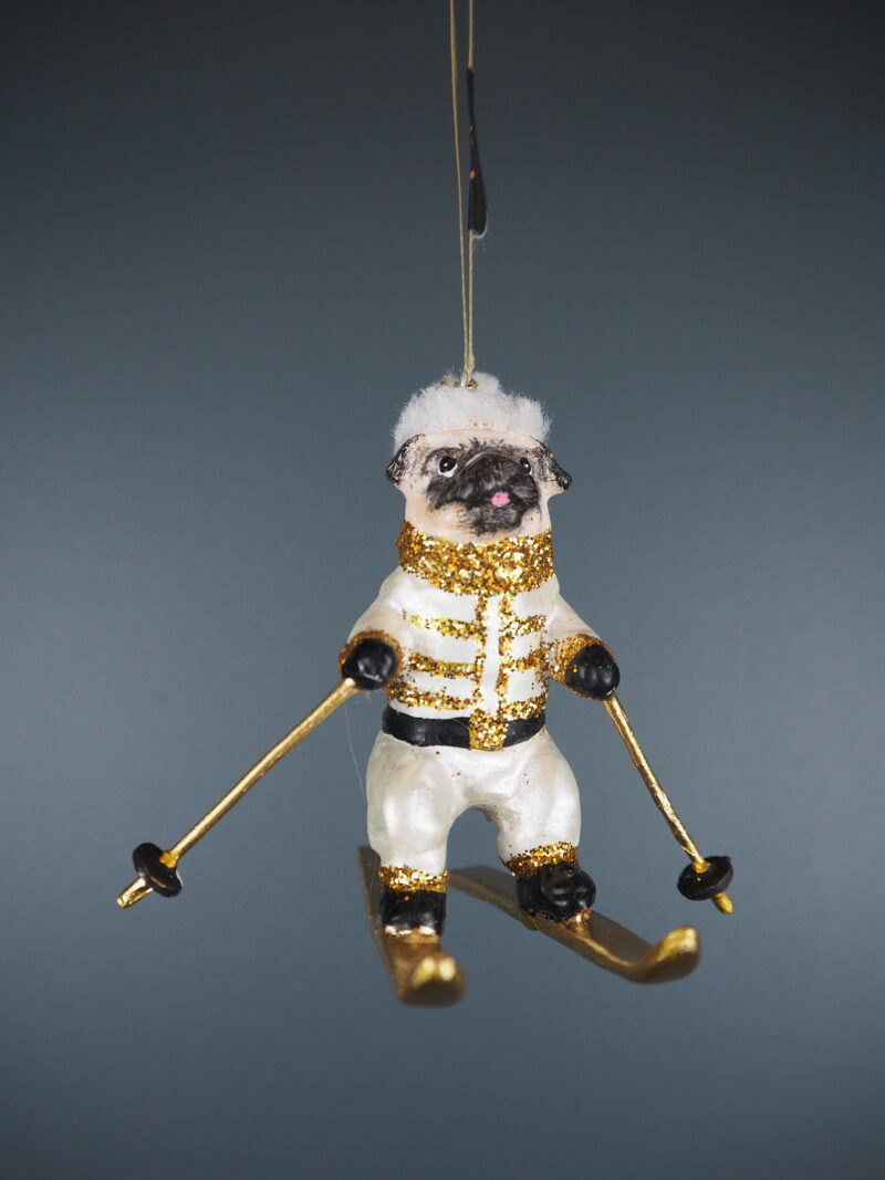 Skiing pug in white/gold orn