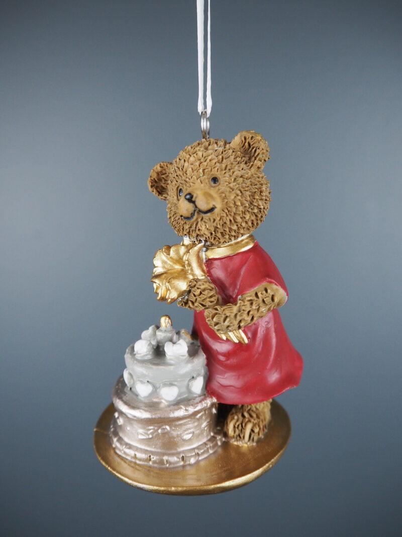 Teddy bear w cake