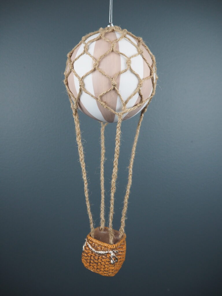 Balloon Brown//white