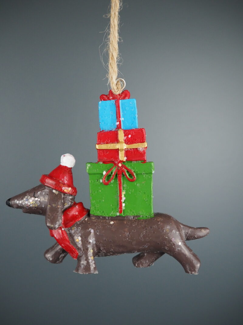 Dog w gifts dark